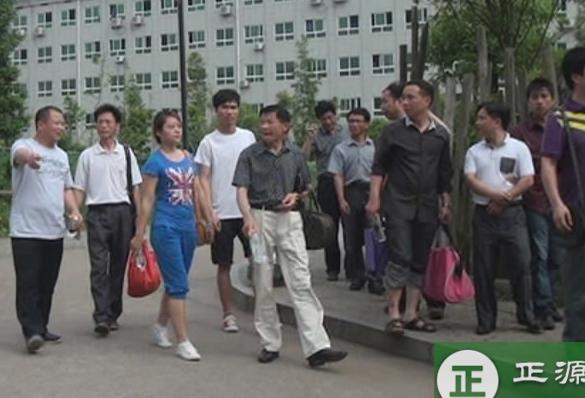 洲陂中心校领导和老师来正源参观交流